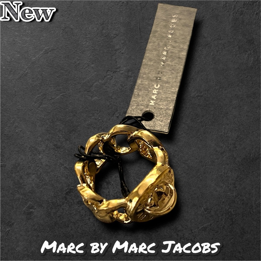 🔴New Marc by Marc Jacobs Gold Chain Link Turnlock “Chunky Katie” Ring Size 5/6 - Picture 6 of 8